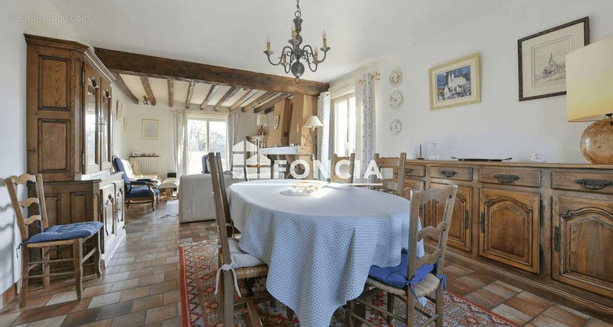 Maison à FRESNAY-SUR-SARTHE