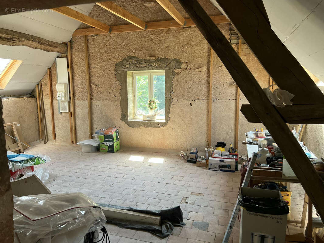 Maison à CHAROLLES