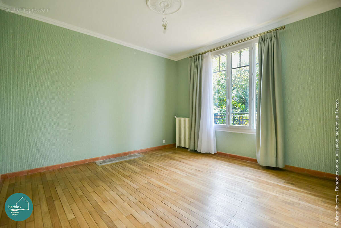 Herblay-sur-Seine Centre-ville Meulière - surface utile de 198 m² - photo 6