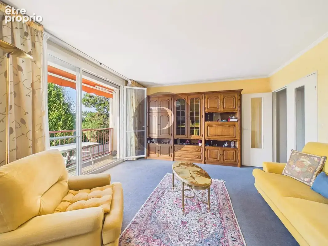 Appartement 4 pieces avec balcon et box - photo 2