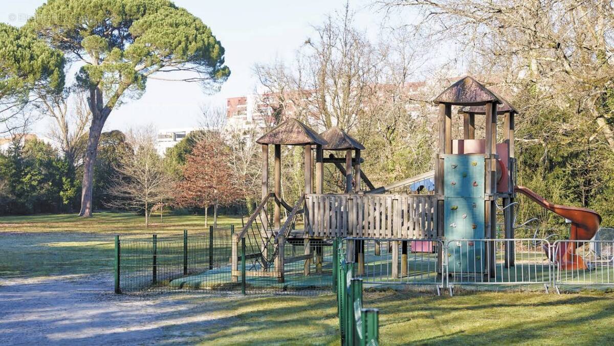 Maison à VILLENAVE-D'ORNON