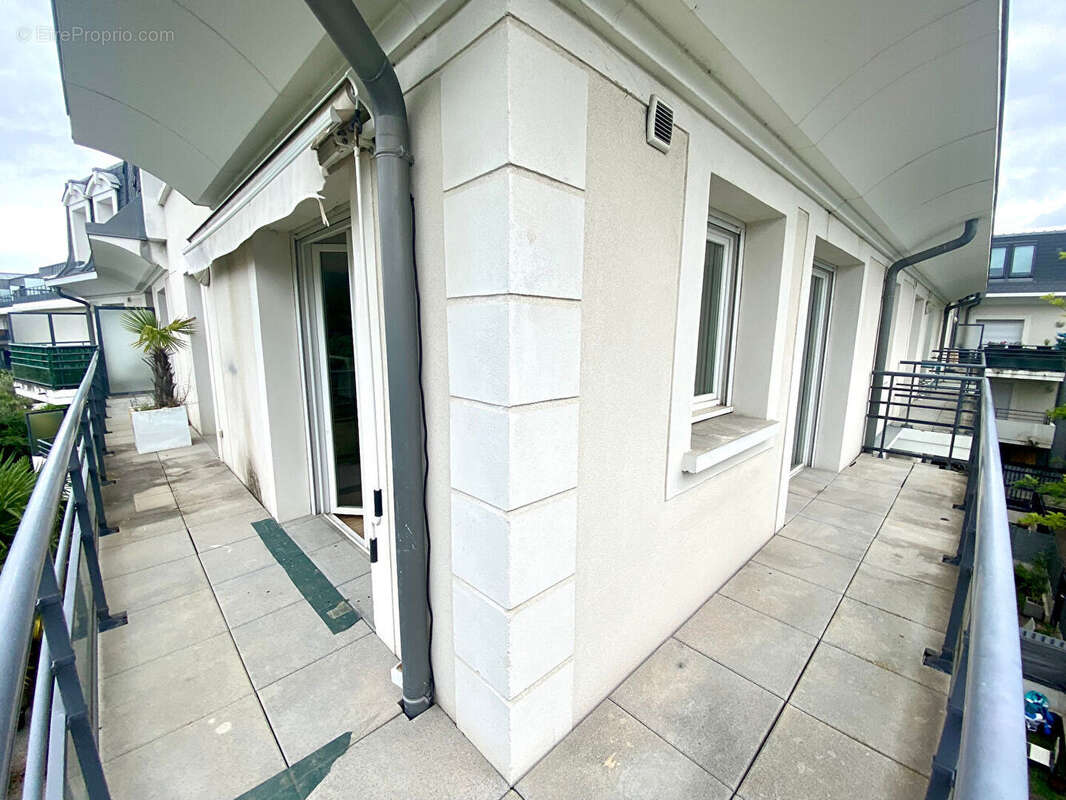 Appartement à SARTROUVILLE