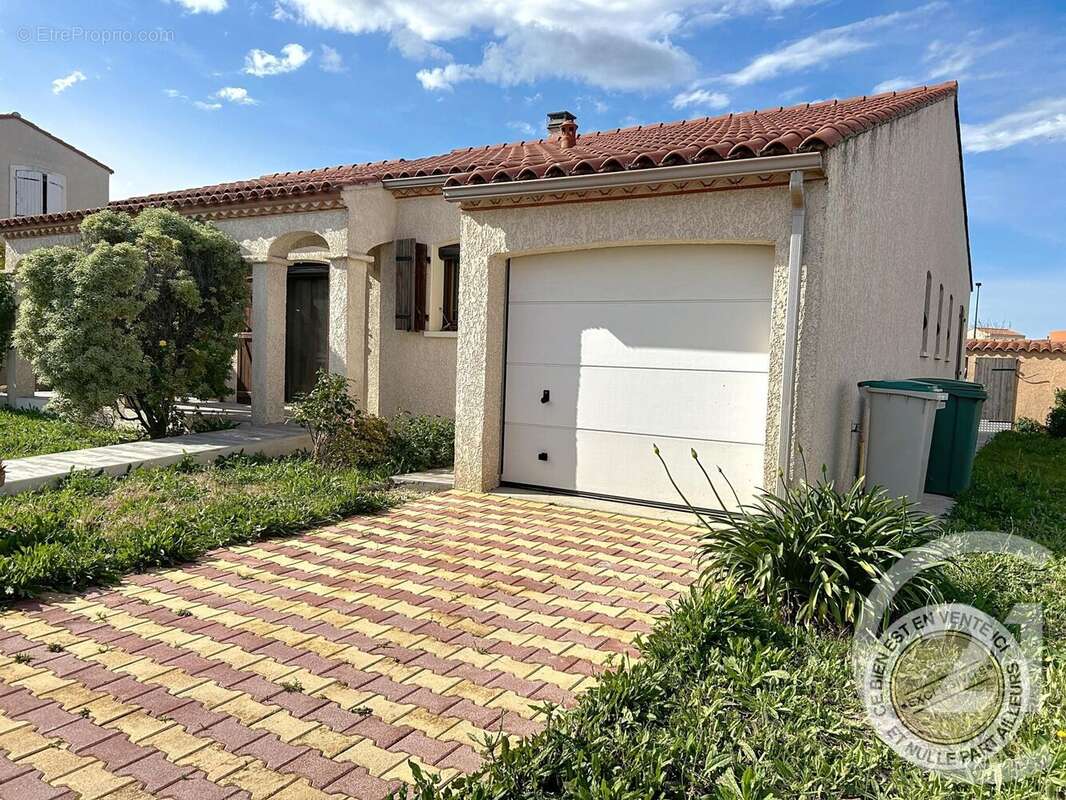 Maison à SAINT-LAURENT-DE-LA-SALANQUE