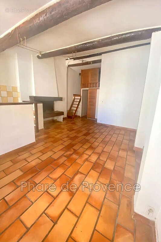 Appartement à MARSEILLE-2E