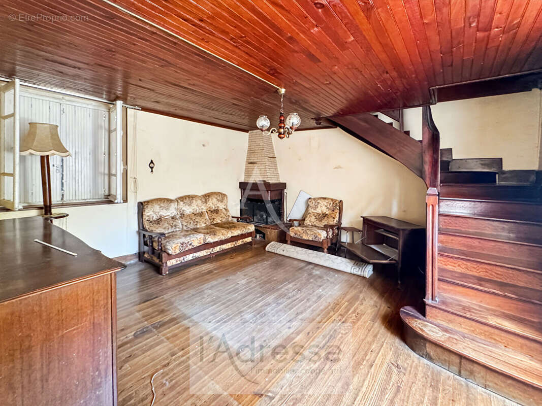 Maison à PUY-L&#039;EVEQUE