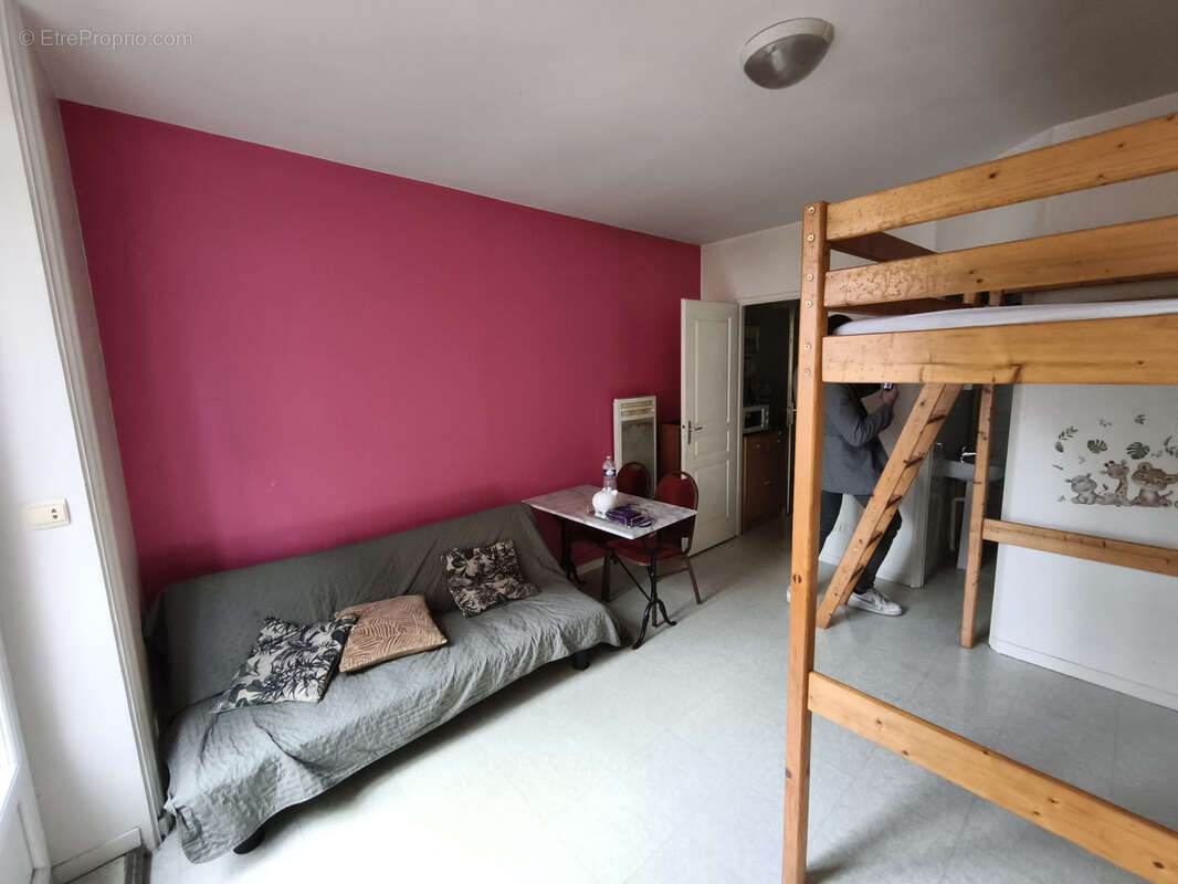 Appartement 222 m² à Saint-Etienne  - photo 7