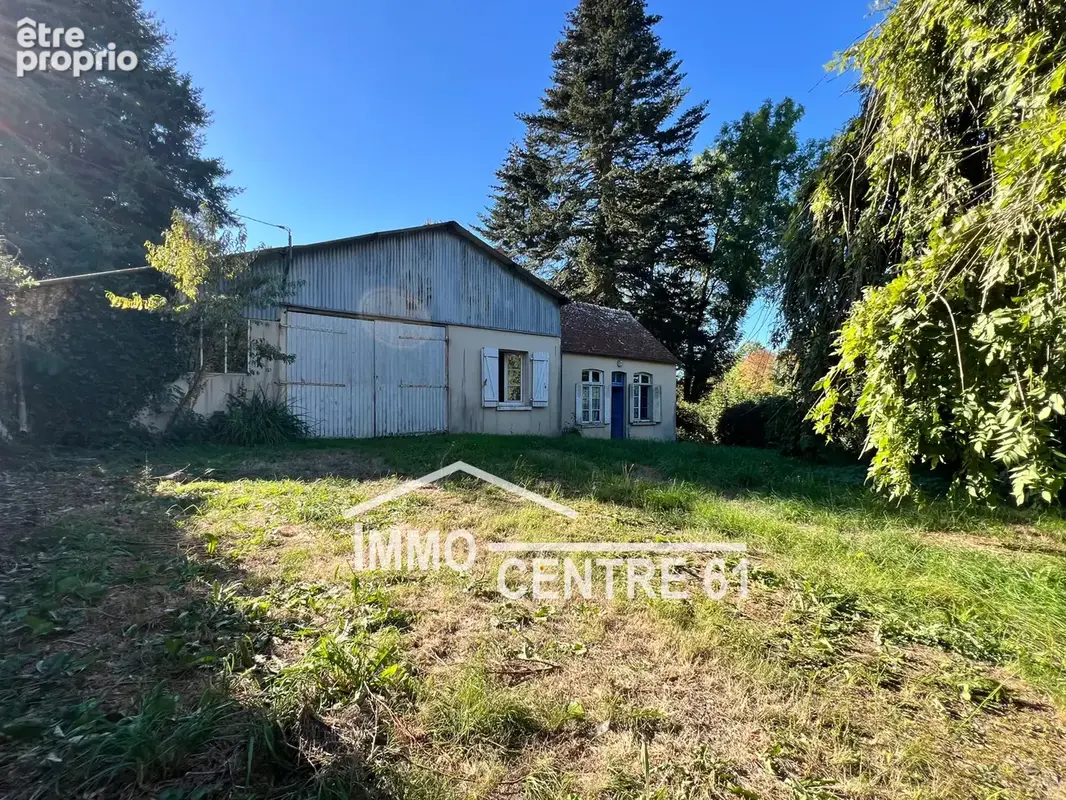 Maison à CARROUGES