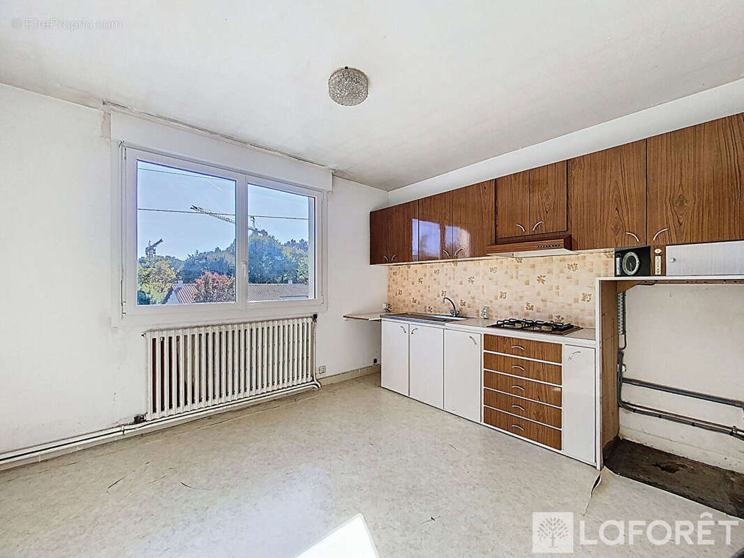 Commerce à LA ROMAGNE