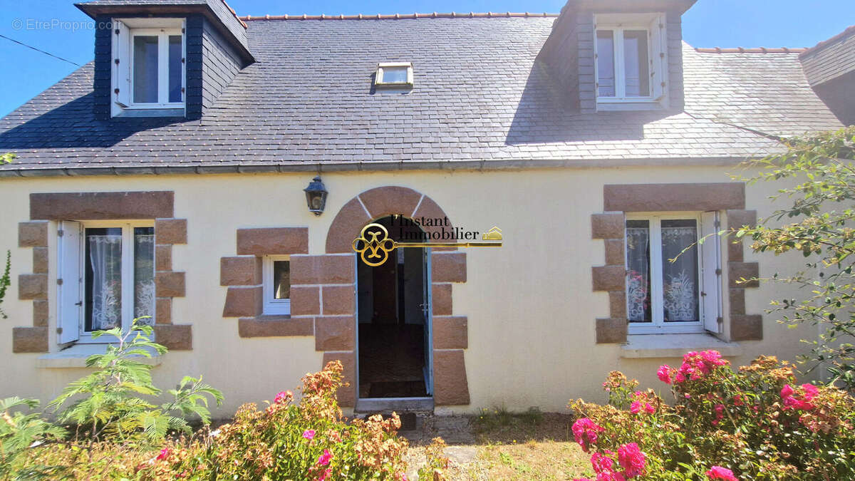 Maison à PLOUGASNOU