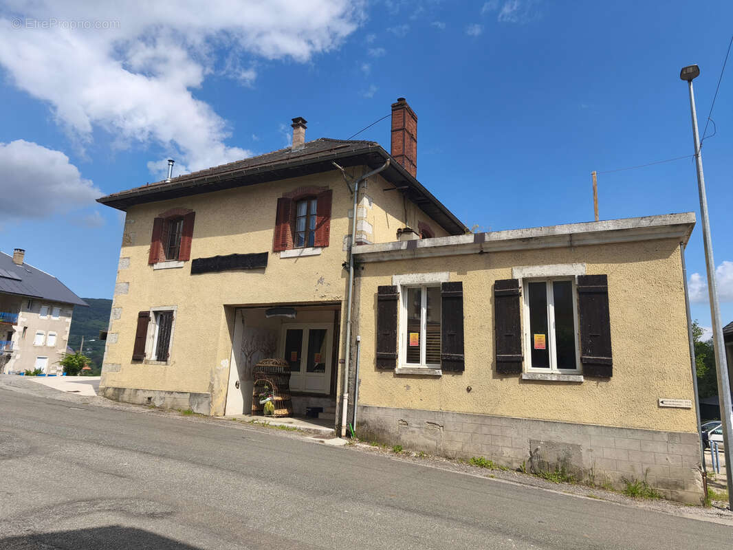 Maison à SUTRIEU