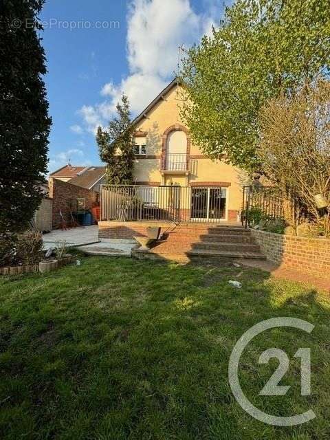 Maison à SAINT-QUENTIN