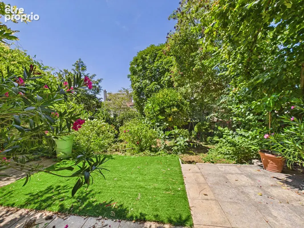 Demeure de caractère  de 376 m2 sur le plateau de Poitiers avec 10 chambres et jardin - photo 16