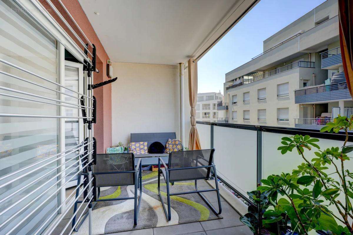 Appartement T4 de 90 m² à Villeurbanne - photo 6
