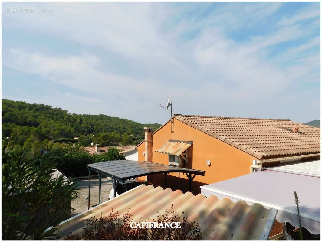 LE VAL (83) Maison de plain-pied rénovée avec photovoltaïque, terrain plat et garage - photo 18