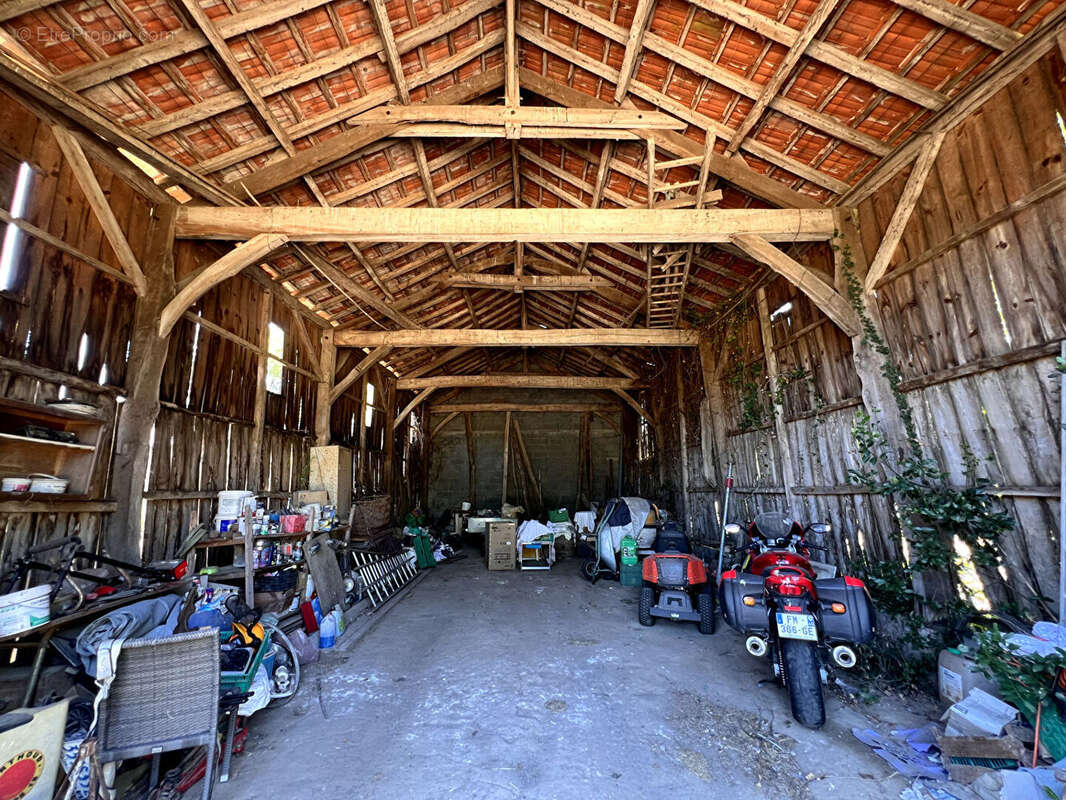 Maison de caractère à rénover avec potentiel - photo 16