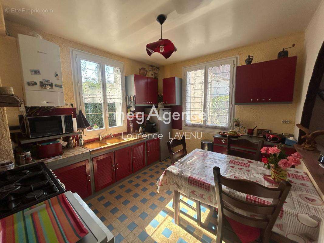 Maison avec dépendances et parc clos et arboré - photo 4