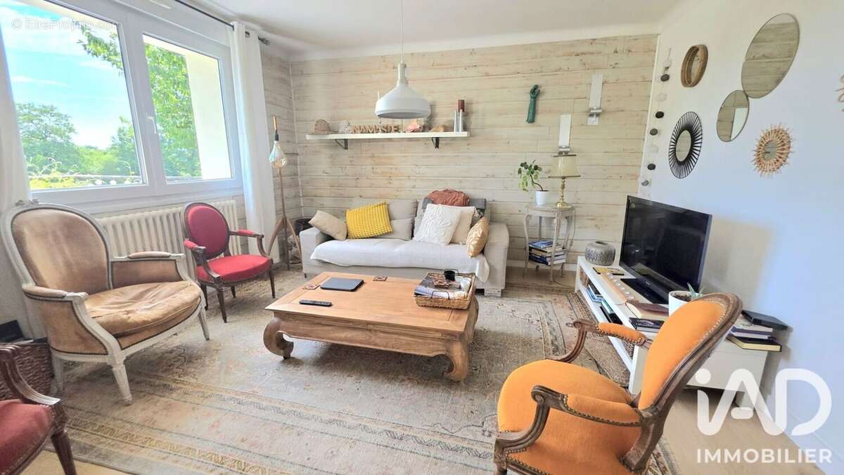 Maison 163 m² à Saint-Ave  - photo 4