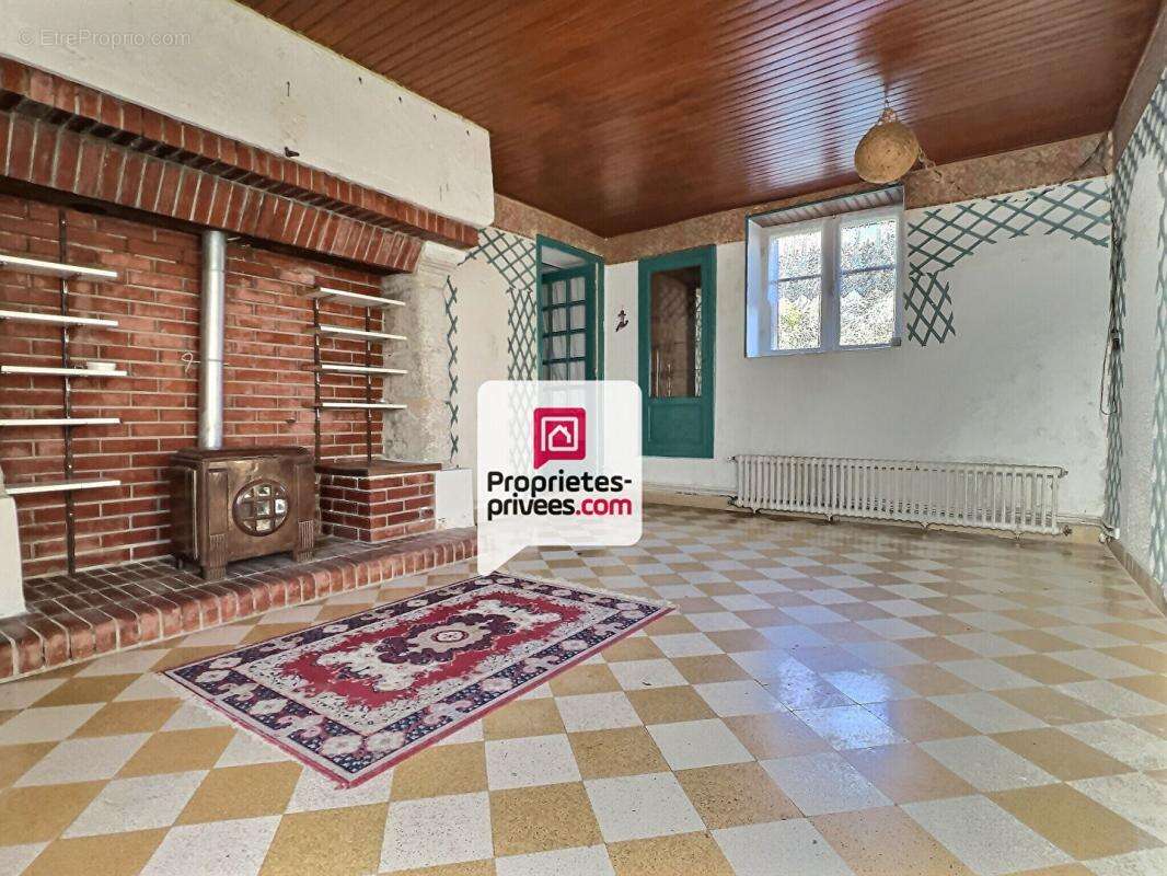 Maison à CHATEAU-L'EVEQUE