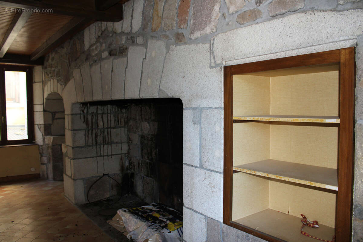 Maison à RIOM-ES-MONTAGNES