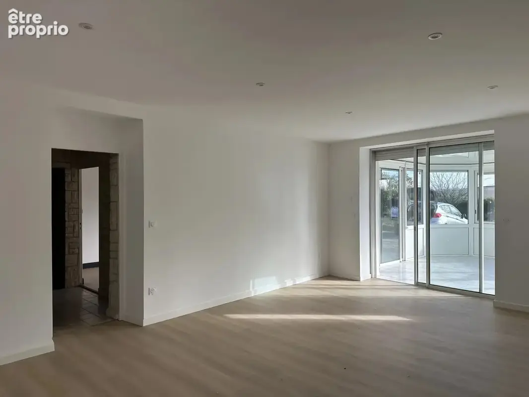 Maison de plain-pied avec grand jardin et piscine - photo 14