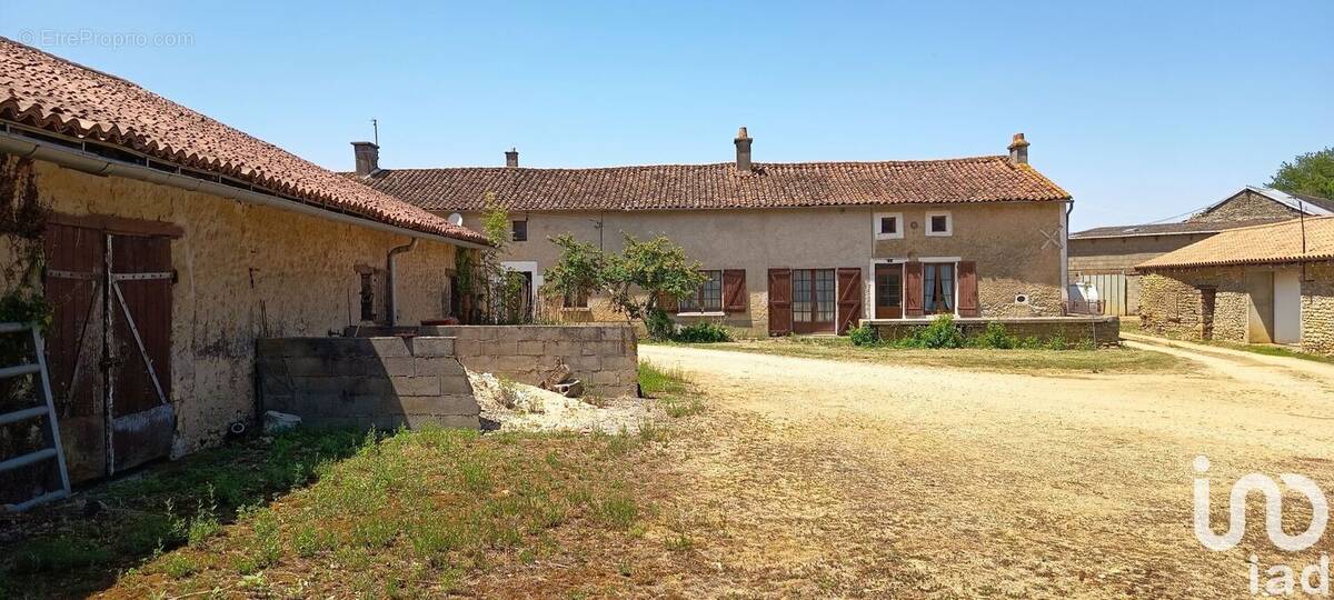 Photo 1 - Maison à VIVONNE