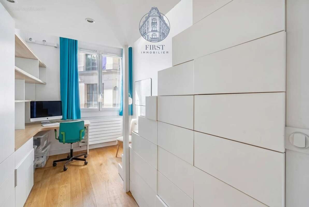 Appartement à PARIS-8E