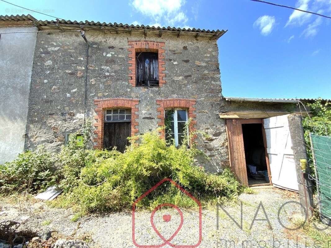 Commerce à MOUZILLON