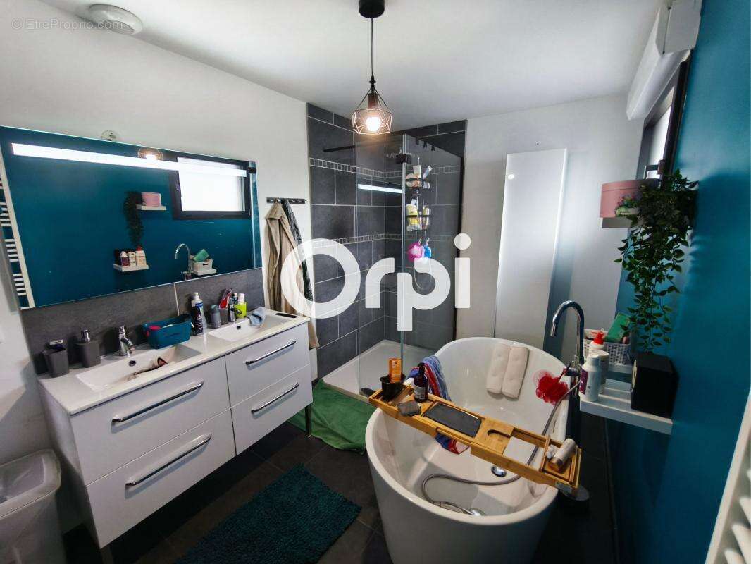 Maison à GONDECOURT