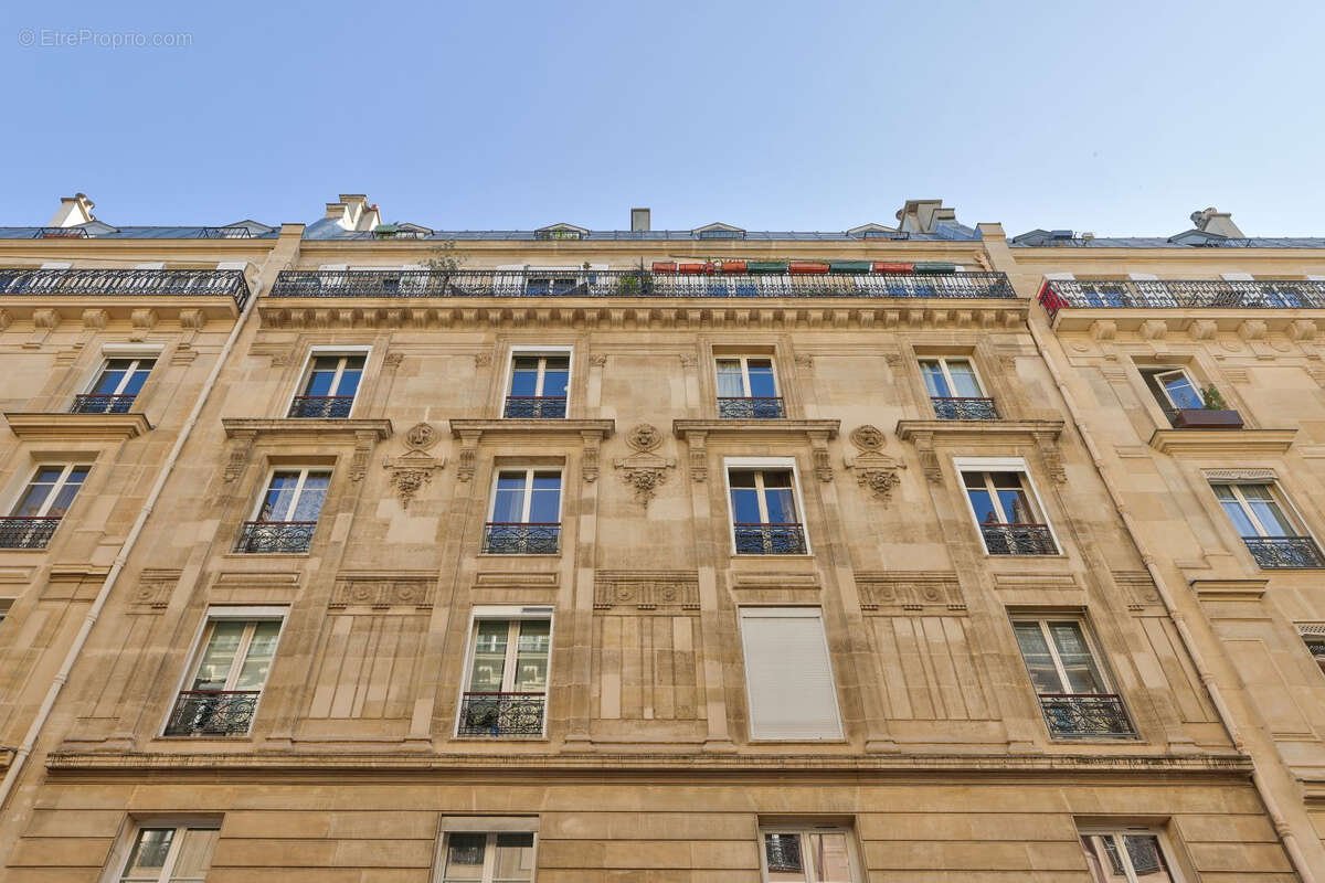 Appartement à PARIS-11E