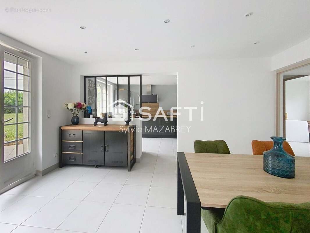 Maison 101 m² à Villecerf  - photo 7