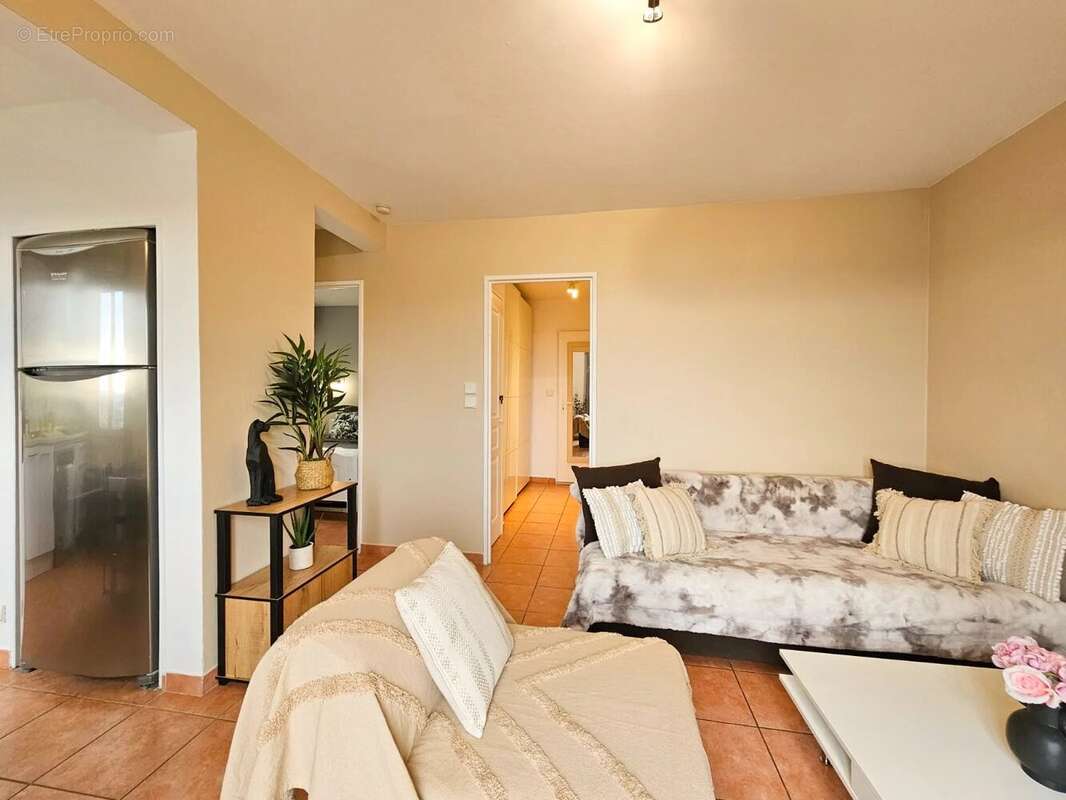 Appartement à ROQUEBRUNE-SUR-ARGENS