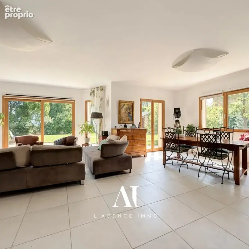 Maison 5 pièces 259 m² à vendre à Divonne-Les-Bains (01220) - photo 6