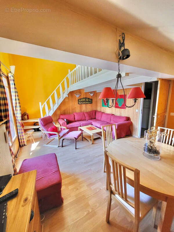 Appartement à AURONS