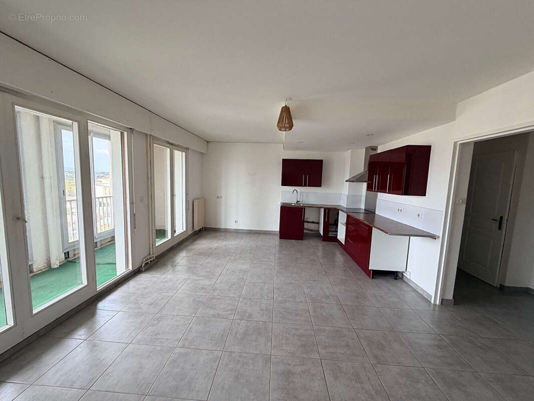 Appartement à BOURG-LES-VALENCE