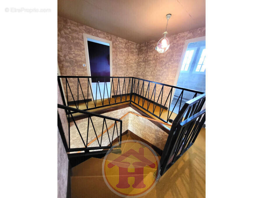 Maison à SAINT-JUNIEN