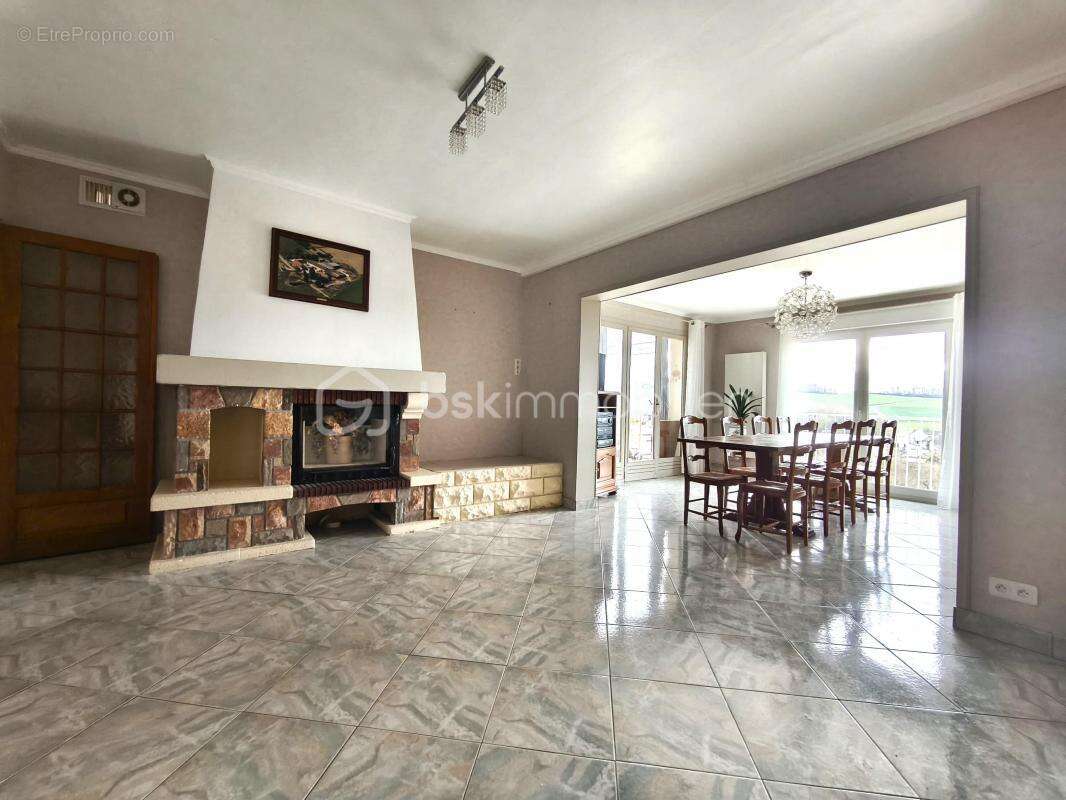 Maison à MONTMIRAIL