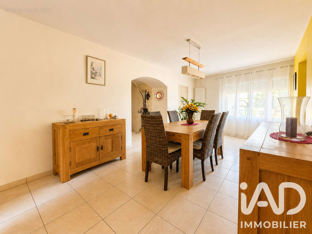 Maison 225 m² à Bezouce  - photo 3