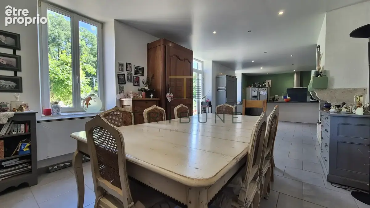 Maison en pierre 230m2 avec jardin, piscine, garage + un terrain constructible de 2000m2 - photo 6