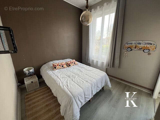 chambre n°2 - Appartement à ARQUES-LA-BATAILLE