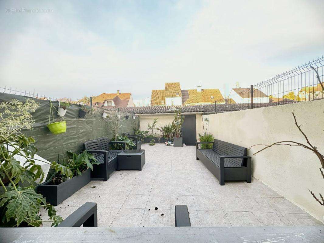 Maison à VILLETANEUSE