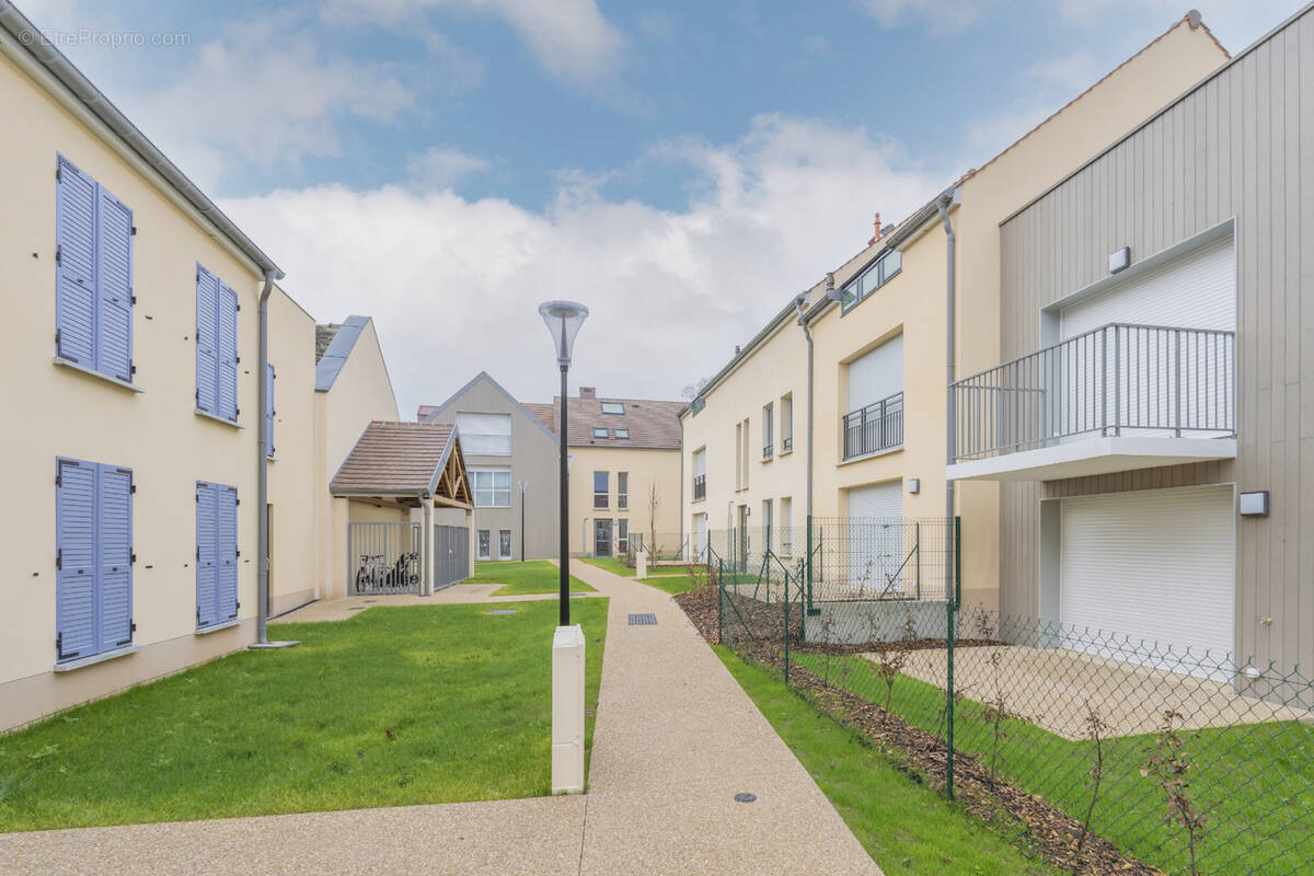 Appartement à MORAINVILLIERS