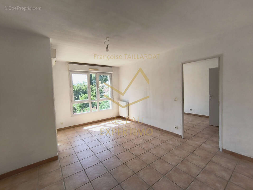 Appartement à L'ISLE-SUR-LA-SORGUE