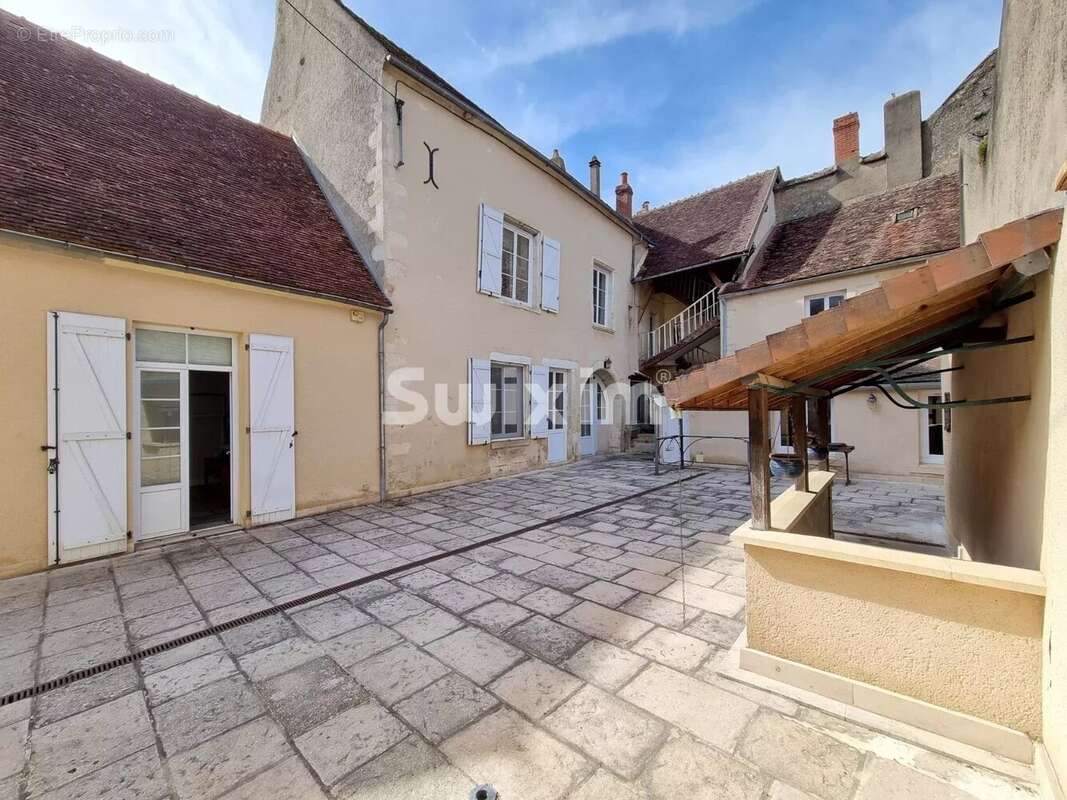 Maison à VARZY