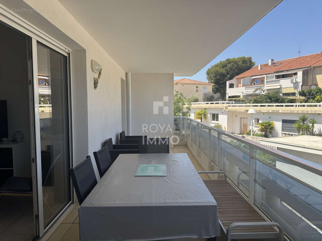 Appartement à CARQUEIRANNE
