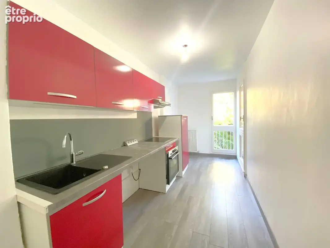 Cassis - Vente T4 avec balcon dans résidence arborée - photo 4