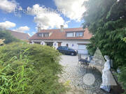 Maison à PEROY-LES-GOMBRIES