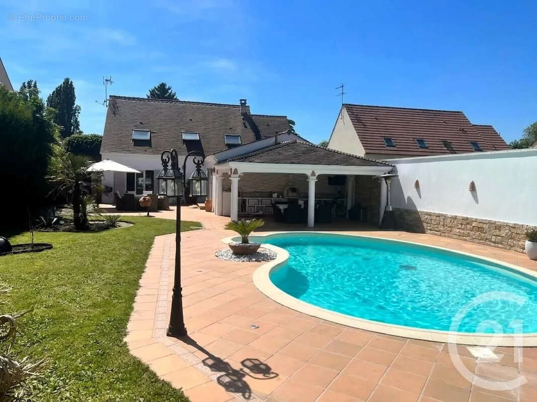 Maison à THIEUX