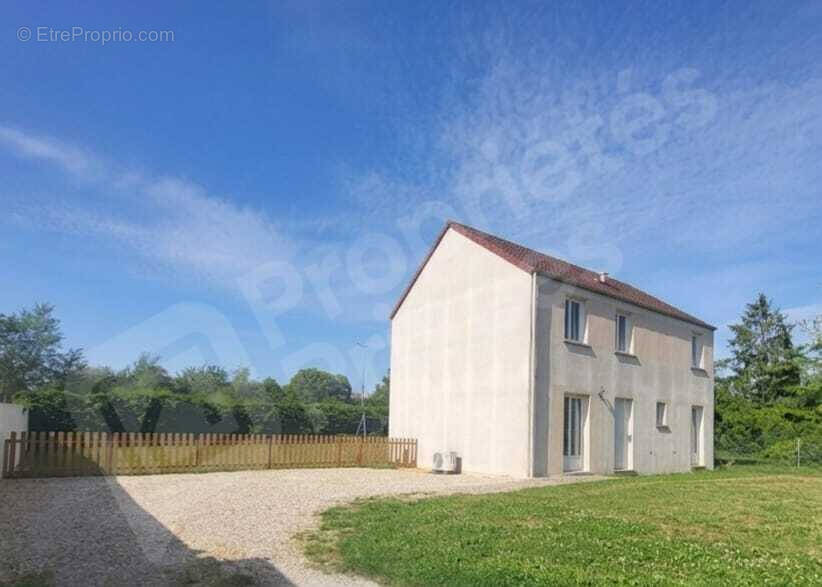 Maison à SERMAISES