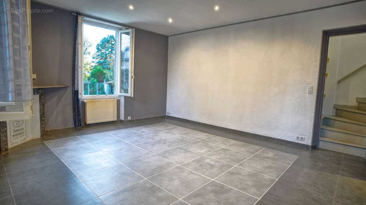 Maison à BOURRON-MARLOTTE