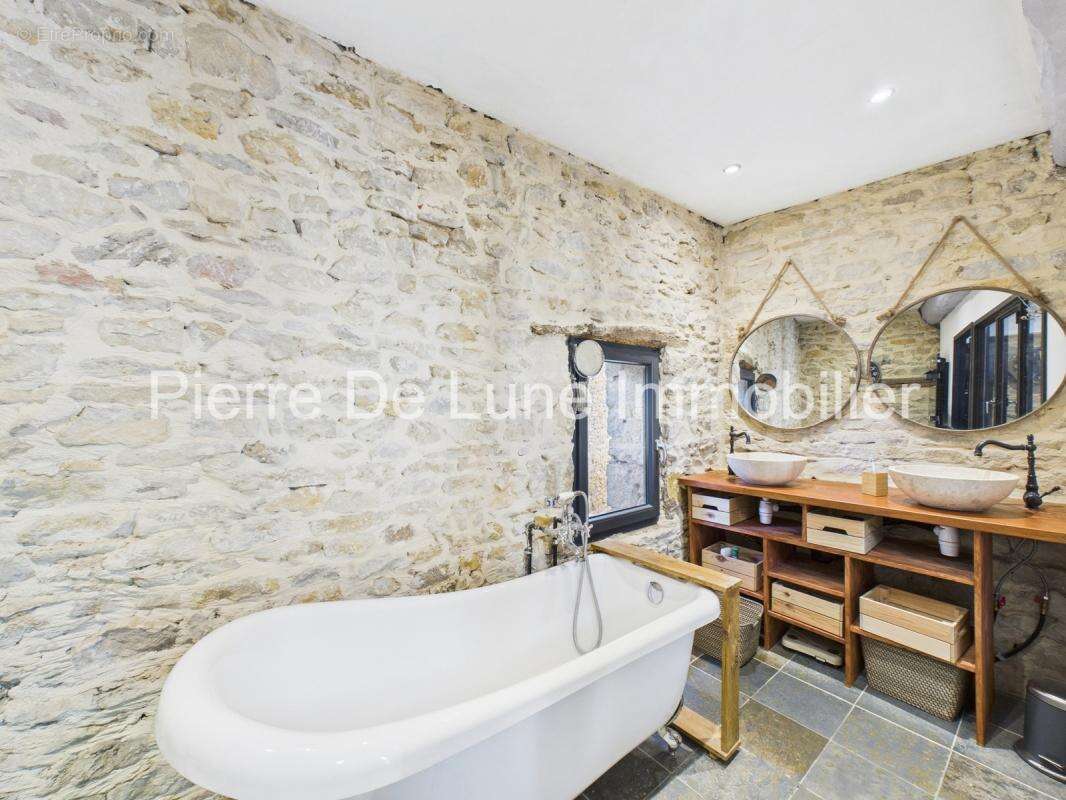 Maison à LE BOIS-D&#039;OINGT